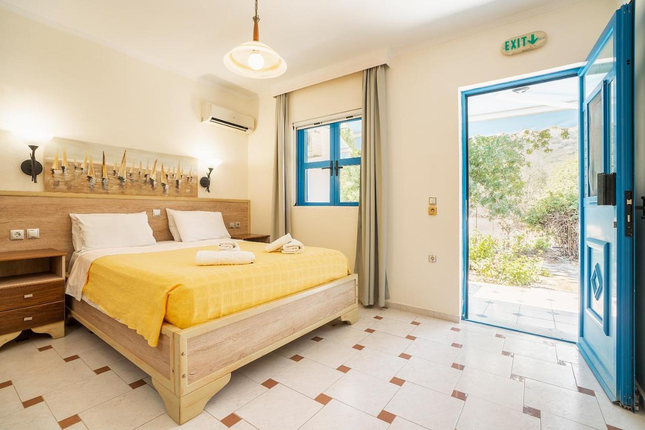 Livadia Beach Suite Екстер'єр фото